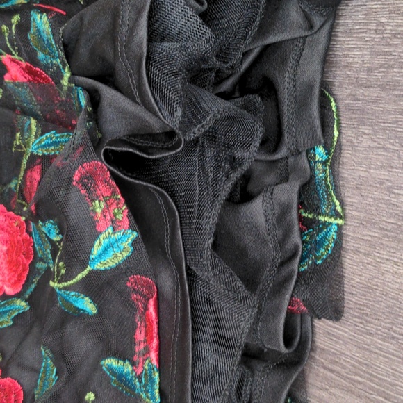 City Studio Fit & Flare A Line Party Dress Red Black Roses Valentine's Day SZ 11 - Picture 14 of 14